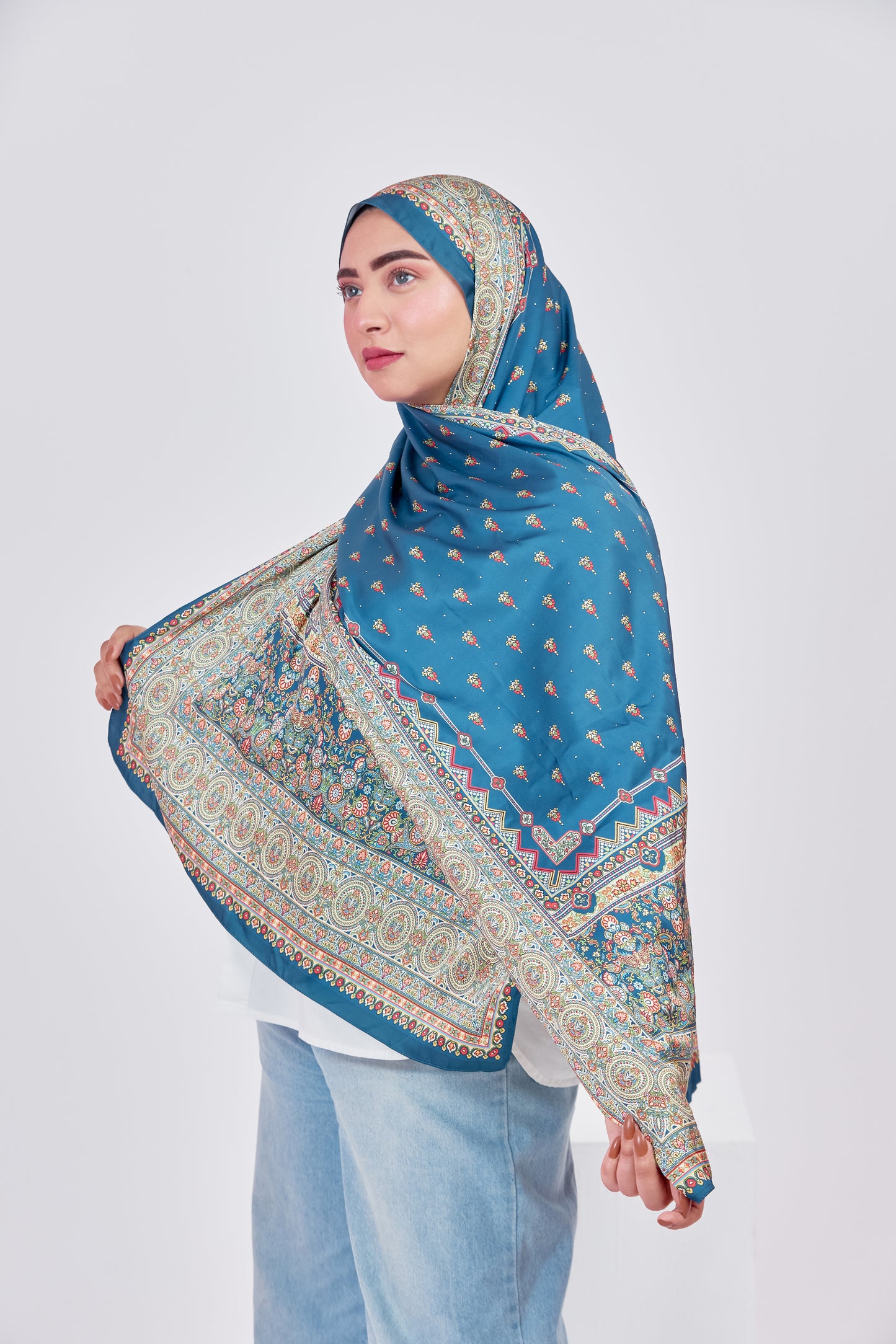 Alwan Elhayah Scarf - Satin